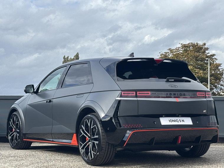 Vehicle Image 8
