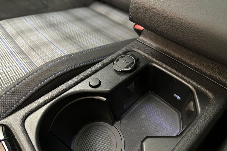 Vehicle Image 37