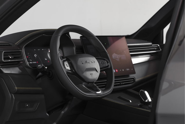 Vehicle Image 14