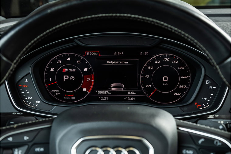 Vehicle Image 13