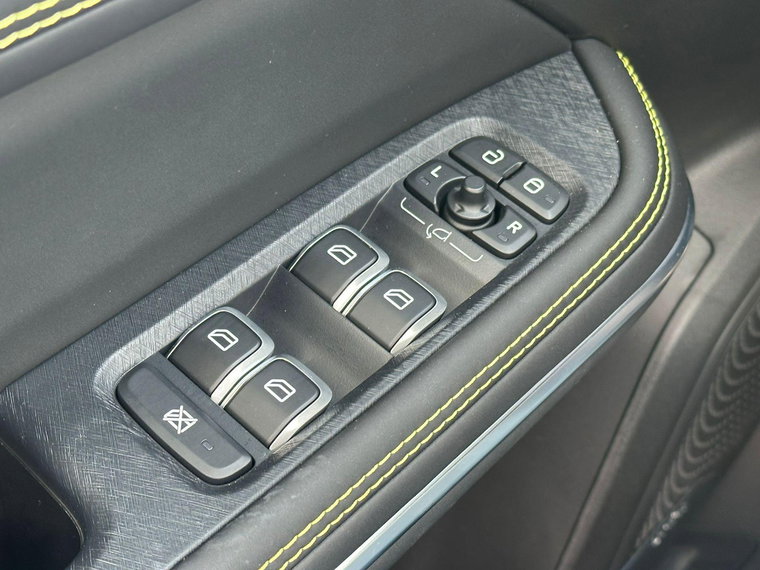 Vehicle Image 33