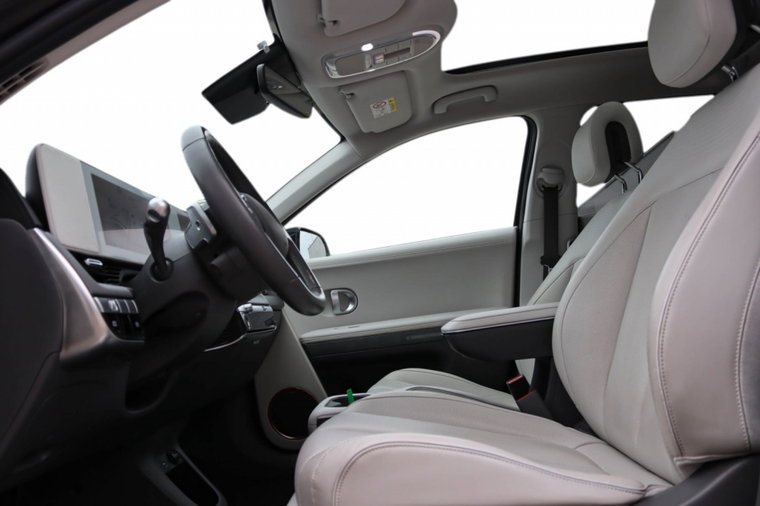 Vehicle Image 10