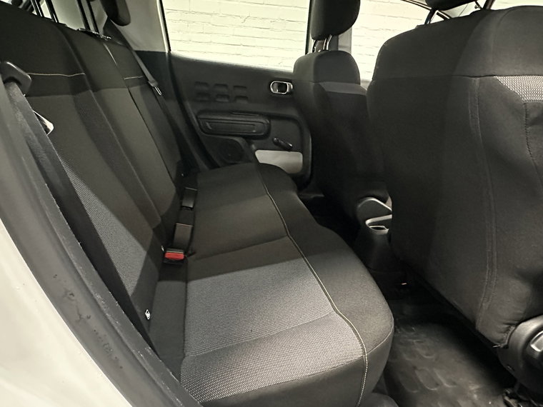 Vehicle Image 15
