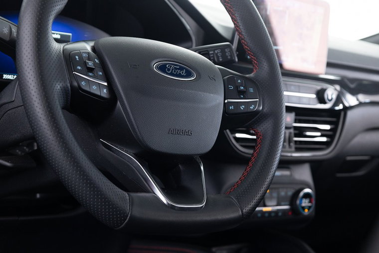 Vehicle Image 25