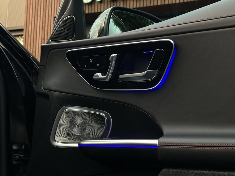 Vehicle Image 33