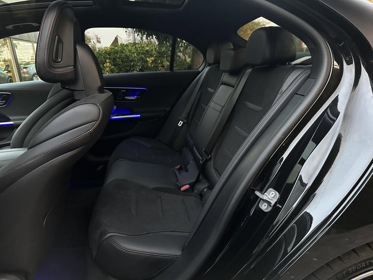 Vehicle Image 36