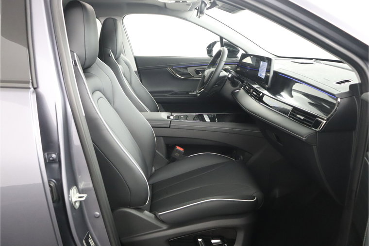 Vehicle Image 32