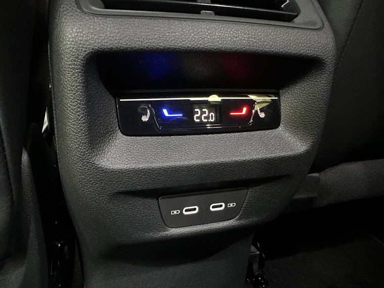 Vehicle Image 29