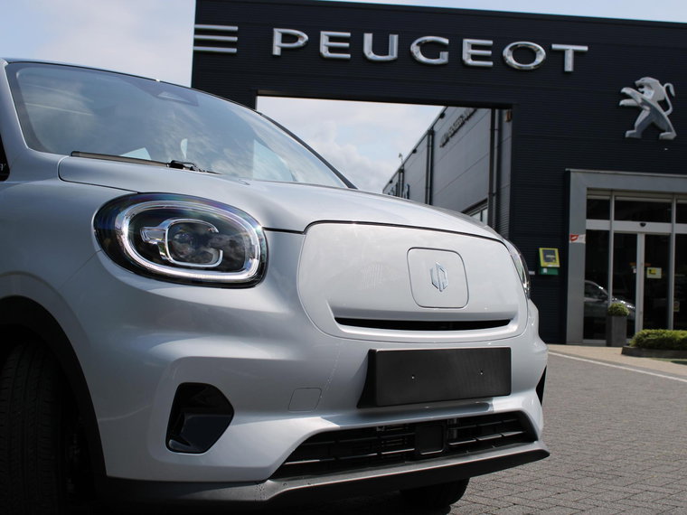 Vehicle Image 3