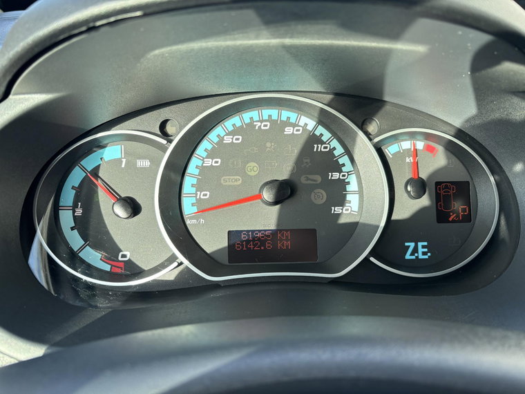 Vehicle Image 25