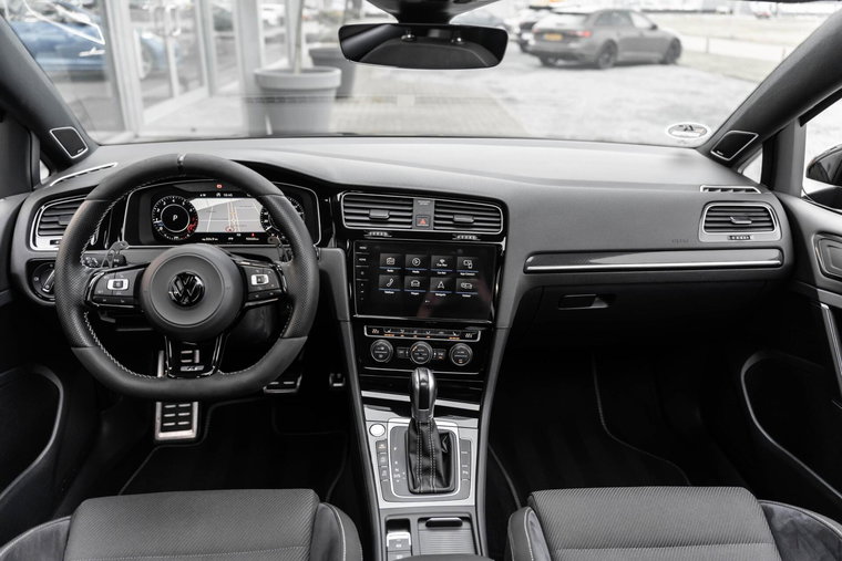 Vehicle Image 12