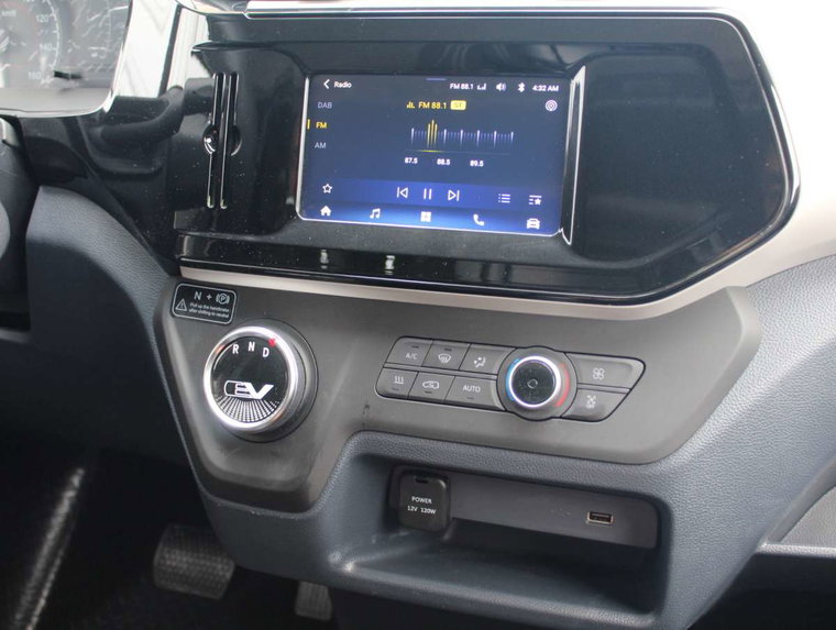 Vehicle Image 16