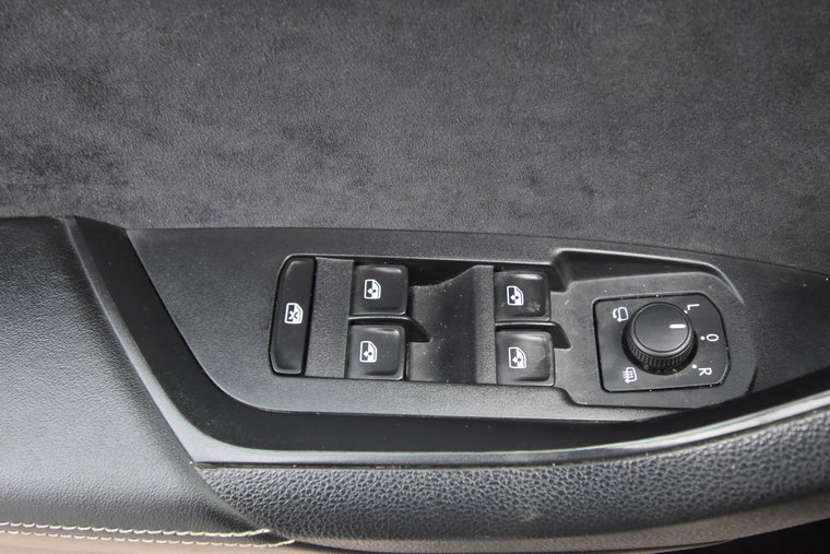 Vehicle Image 26