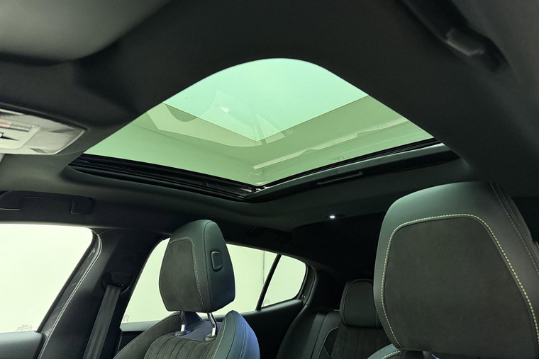 Vehicle Image 38