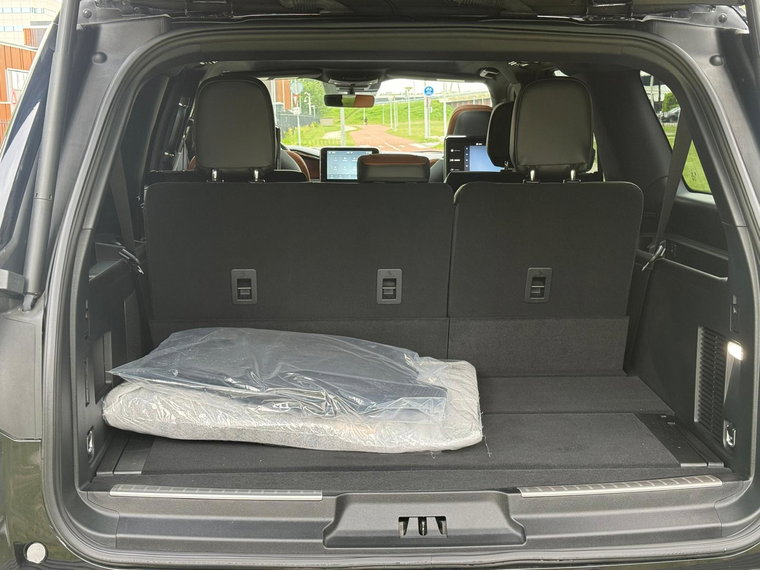 Vehicle Image 38