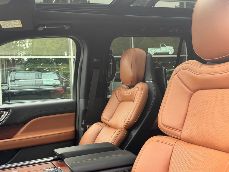 Vehicle Image 40