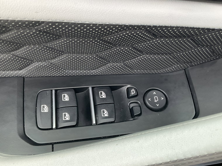 Vehicle Image 29