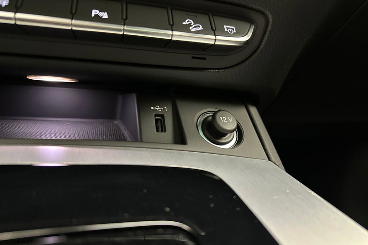 Vehicle Image 35
