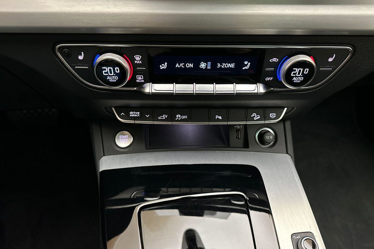 Vehicle Image 36