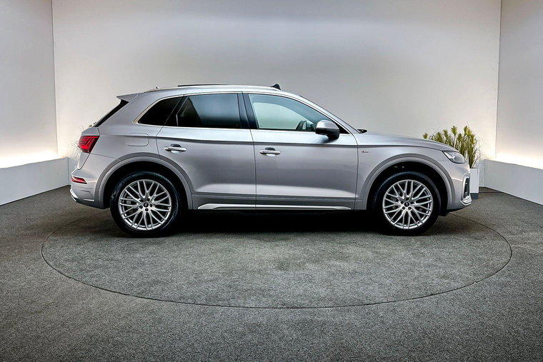 Vehicle Image 8