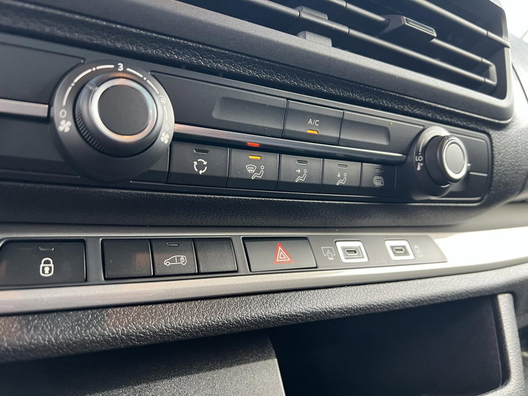 Vehicle Image 40