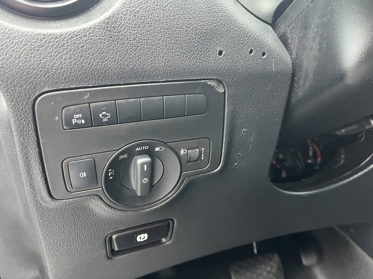 Vehicle Image 33