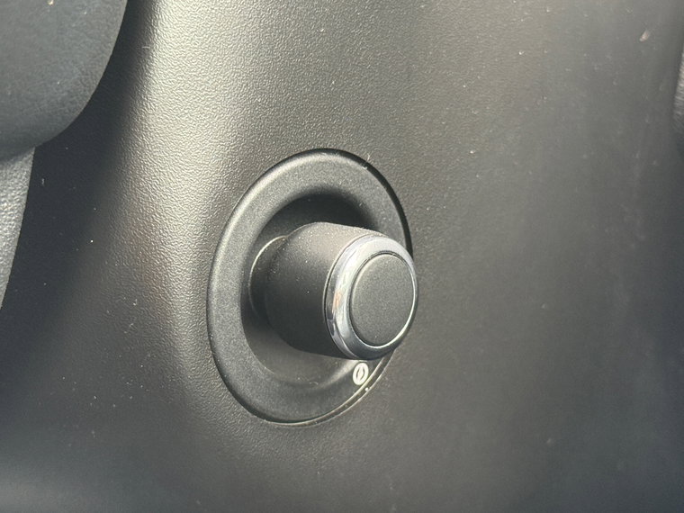 Vehicle Image 38