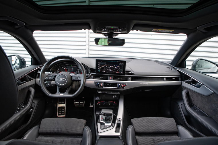 Vehicle Image 9