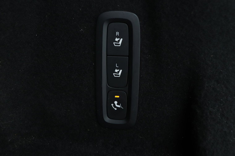 Vehicle Image 52