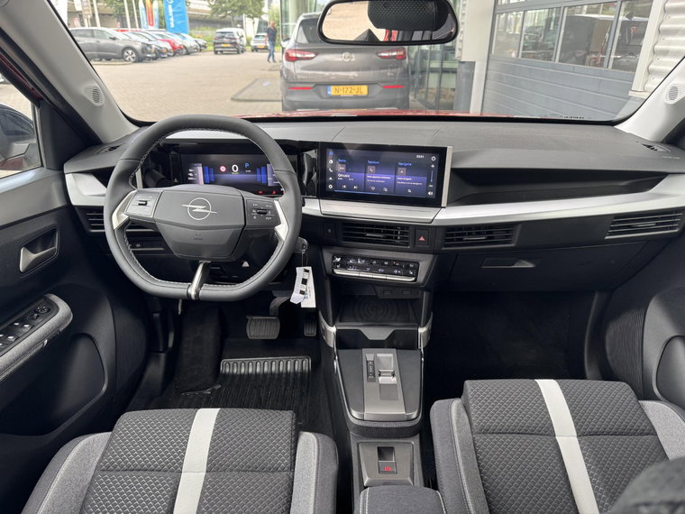 Vehicle Image 22