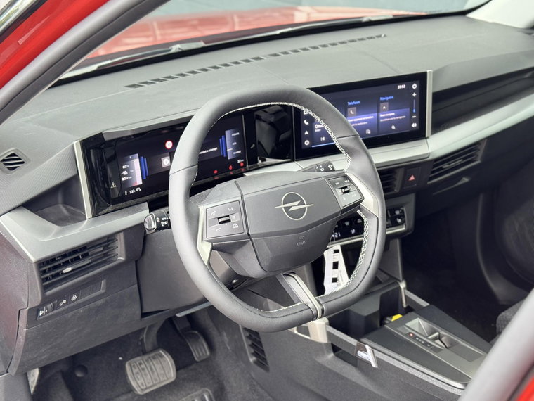 Vehicle Image 24