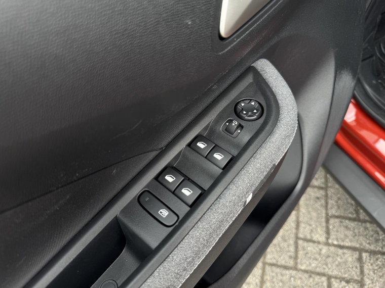 Vehicle Image 29
