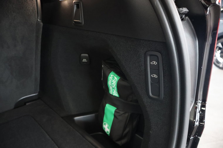 Vehicle Image 17