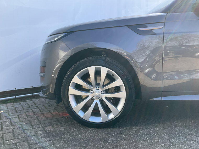 Vehicle Image 26