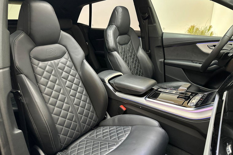 Vehicle Image 15
