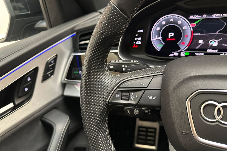 Vehicle Image 24