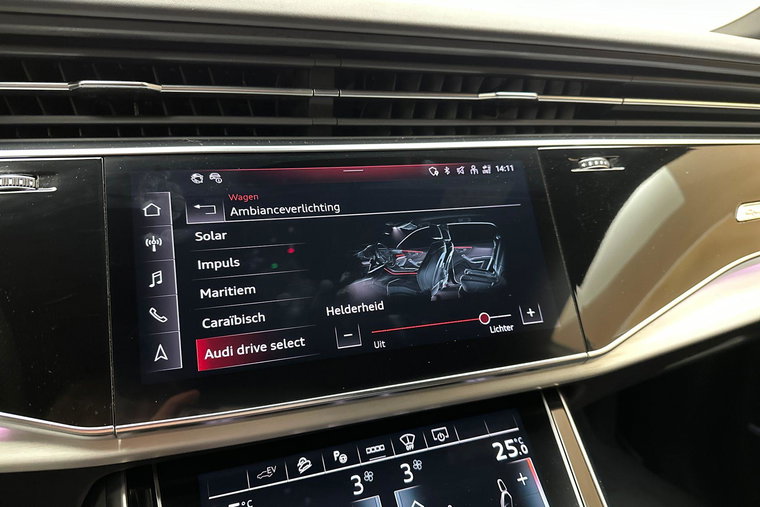 Vehicle Image 32