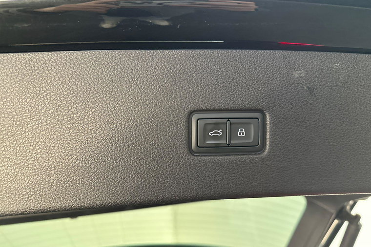 Vehicle Image 38