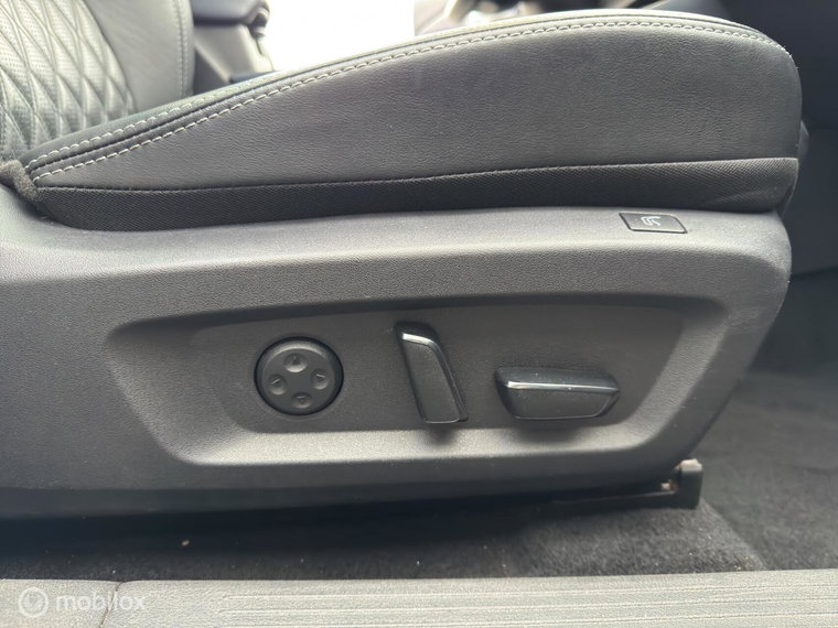 Vehicle Image 29