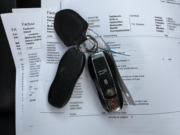 Vehicle Image 32