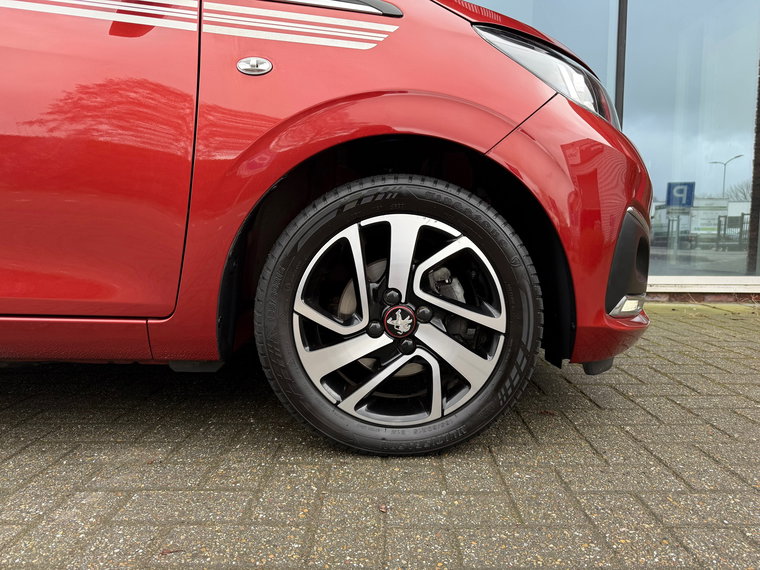 Vehicle Image 21