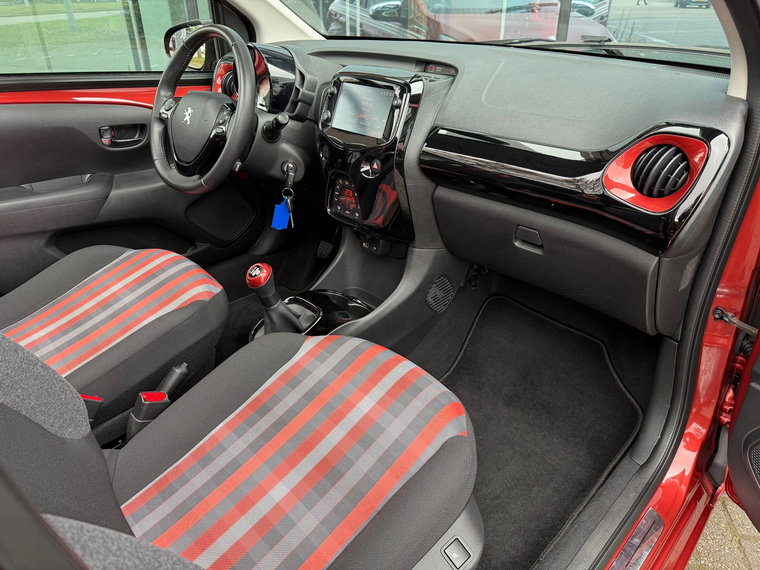 Vehicle Image 22