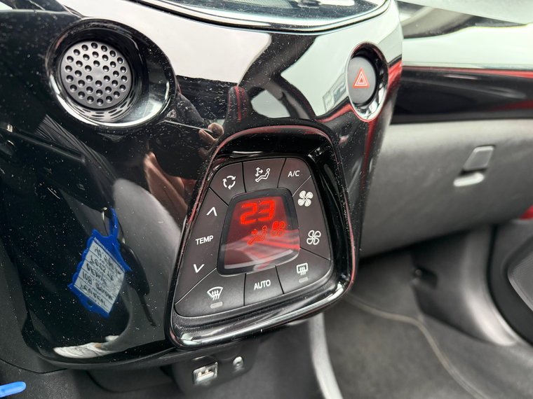 Vehicle Image 37