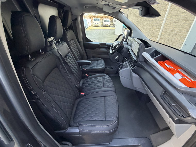 Vehicle Image 28
