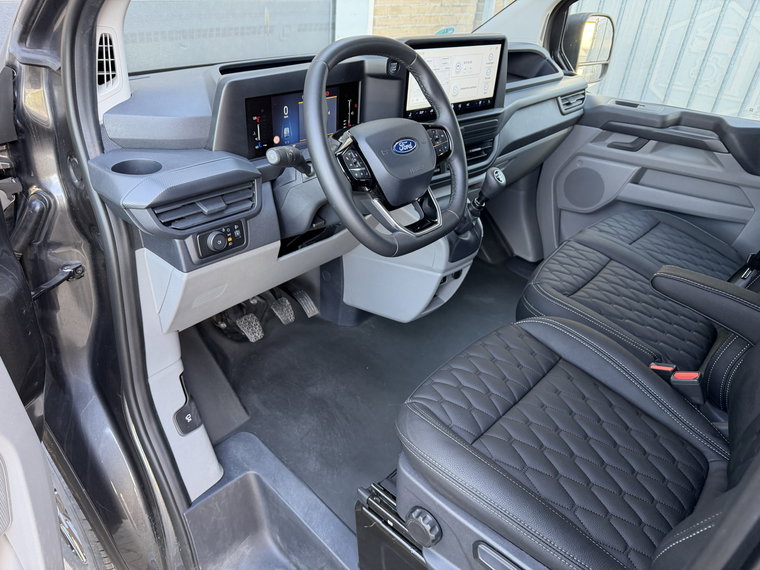 Vehicle Image 35