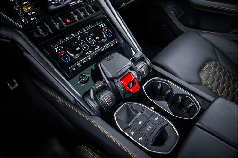 Vehicle Image 25