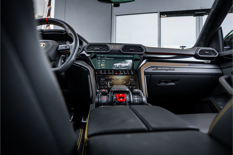 Vehicle Image 32