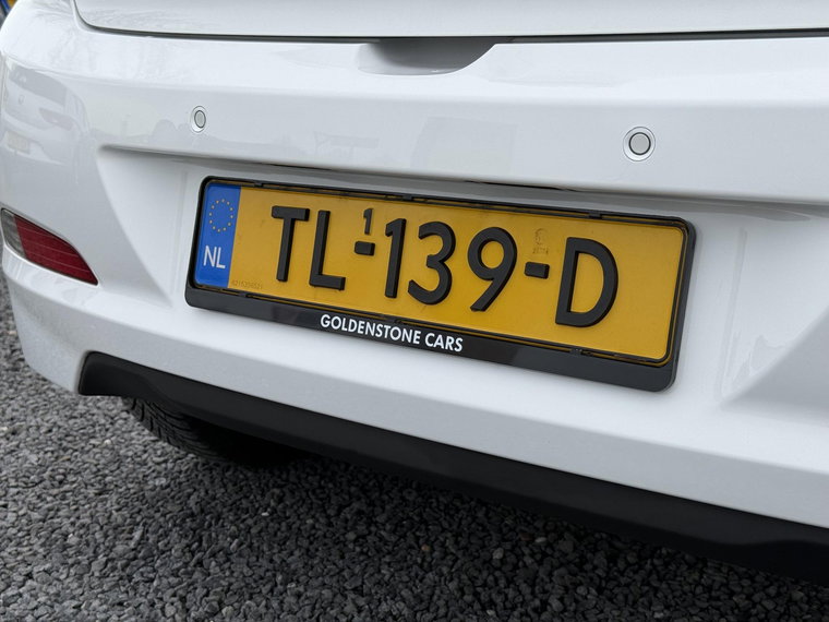 Vehicle Image 32