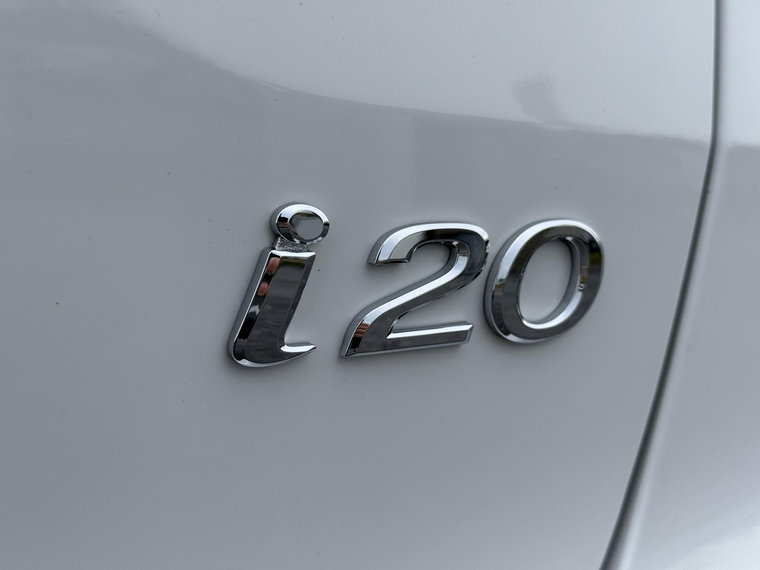 Vehicle Image 35