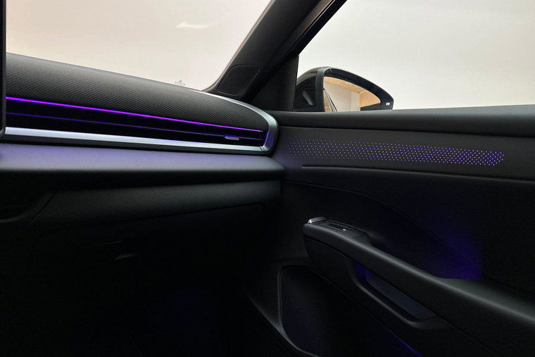 Vehicle Image 30